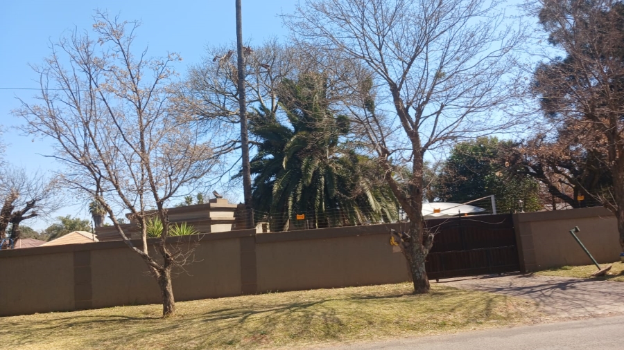 9 Bedroom Property for Sale in Olifantsfontein Gauteng