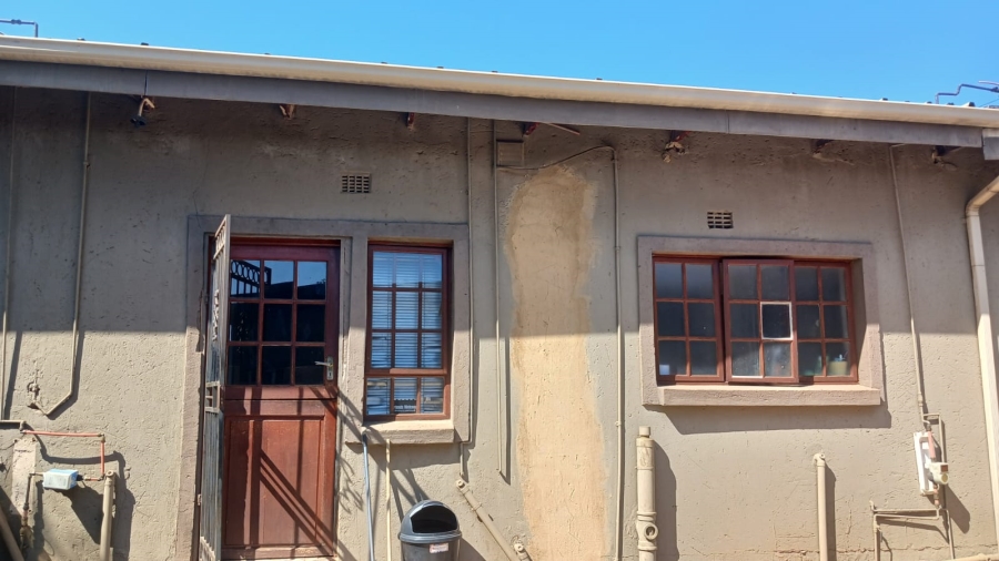 9 Bedroom Property for Sale in Olifantsfontein Gauteng