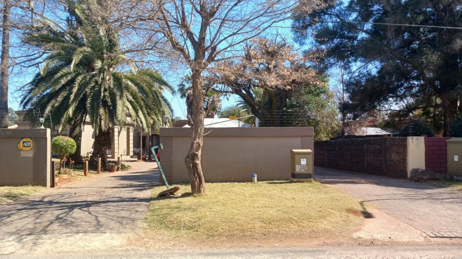 9 Bedroom Property for Sale in Olifantsfontein Gauteng