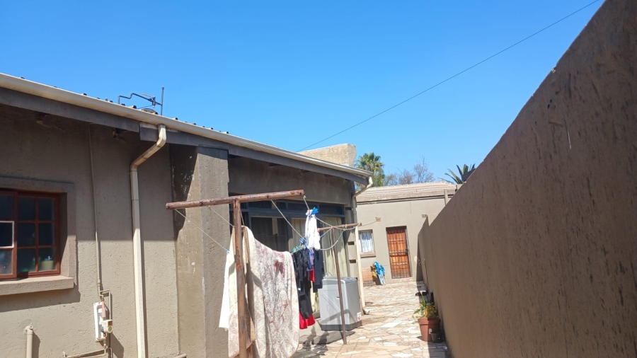 9 Bedroom Property for Sale in Olifantsfontein Gauteng