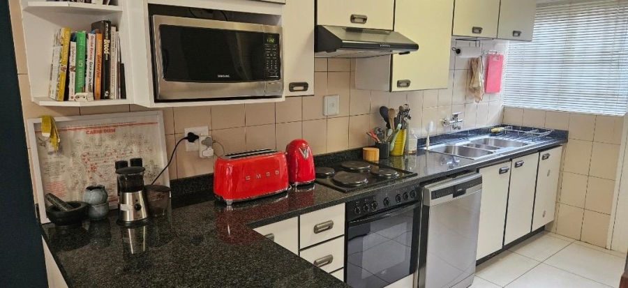 To Let 2 Bedroom Property for Rent in Waterkloof Gauteng