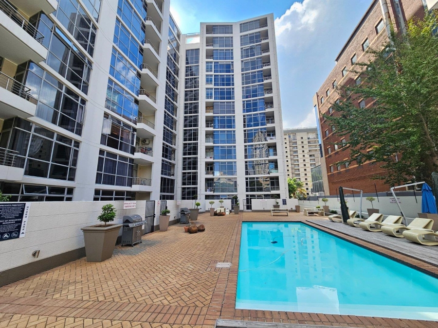 To Let 1 Bedroom Property for Rent in Sandown Gauteng