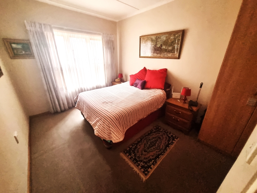 1 Bedroom Property for Sale in Douglasdale Gauteng