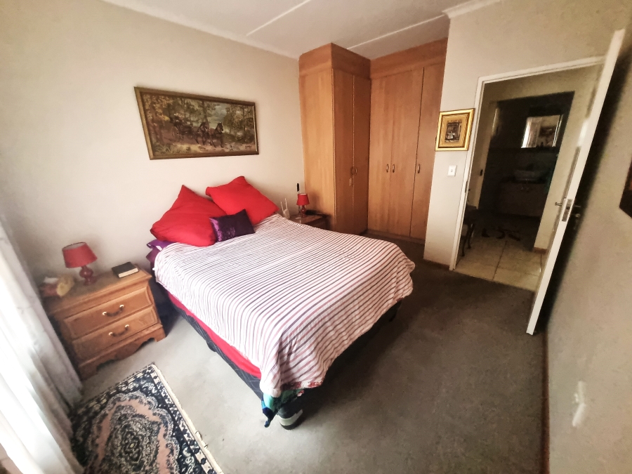 1 Bedroom Property for Sale in Douglasdale Gauteng