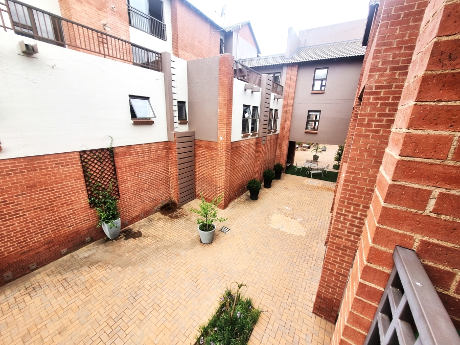 1 Bedroom Property for Sale in Douglasdale Gauteng
