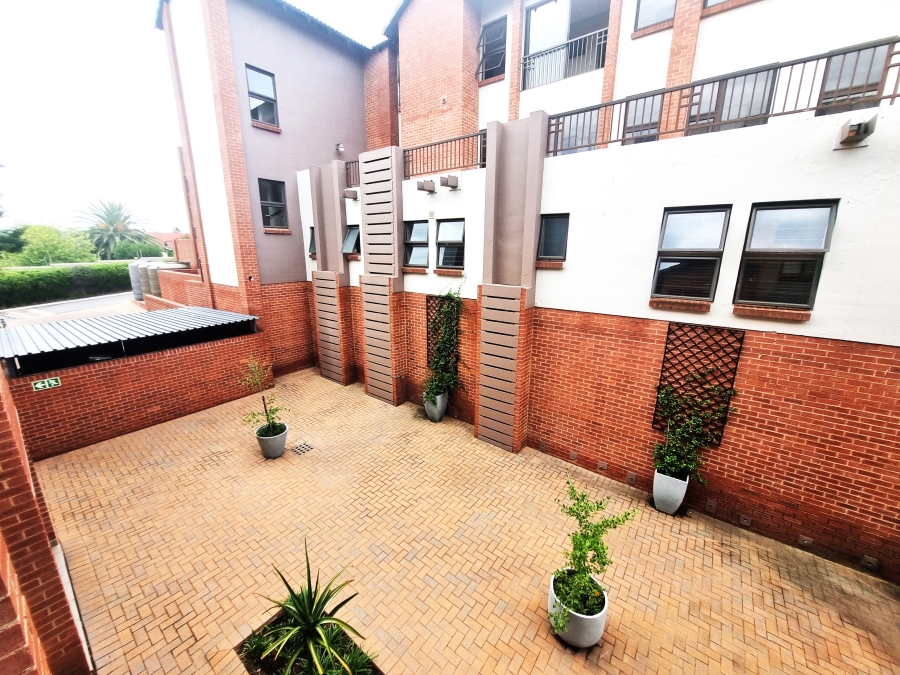 1 Bedroom Property for Sale in Douglasdale Gauteng