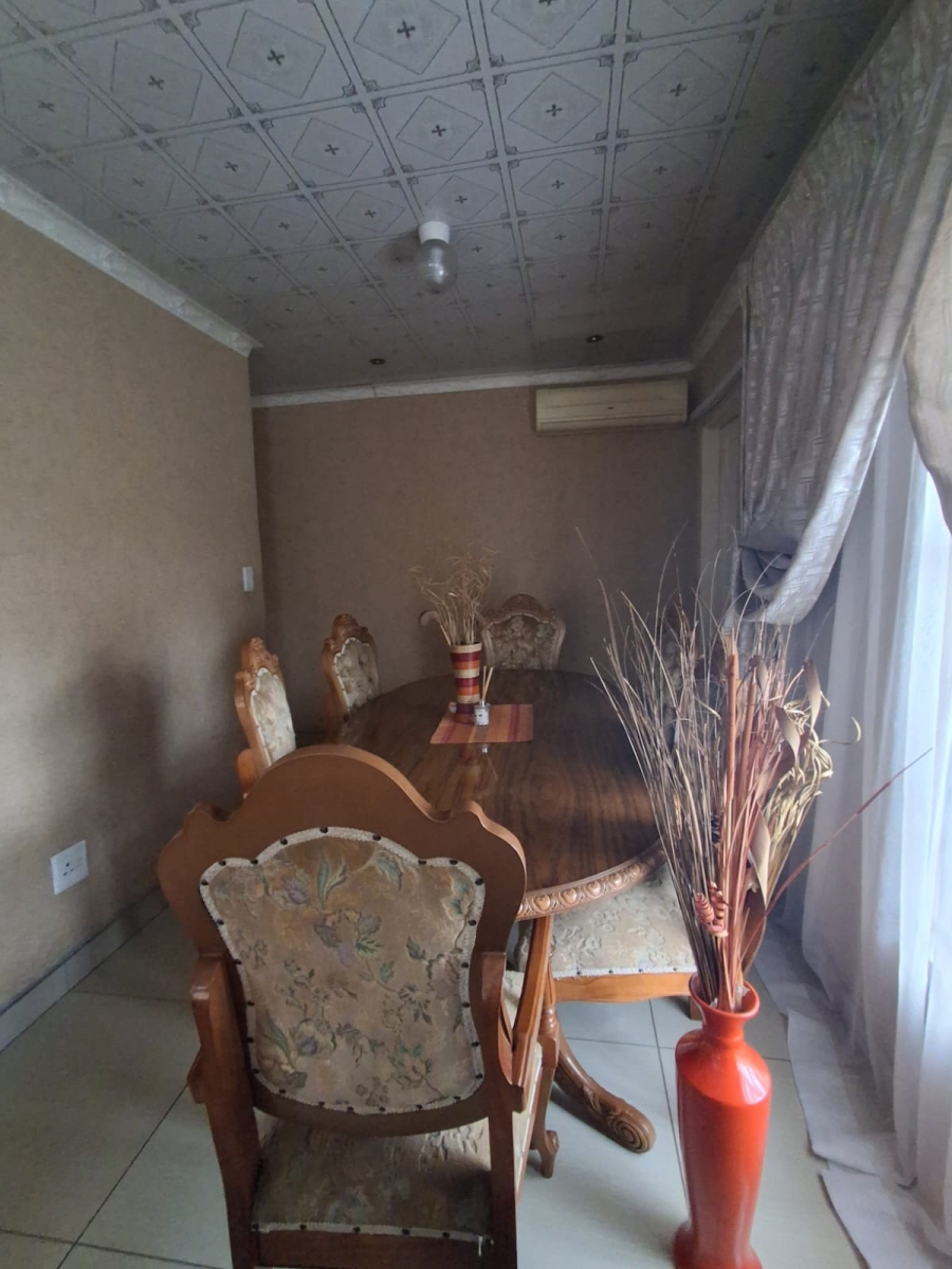 3 Bedroom Property for Sale in Unitas Park Gauteng