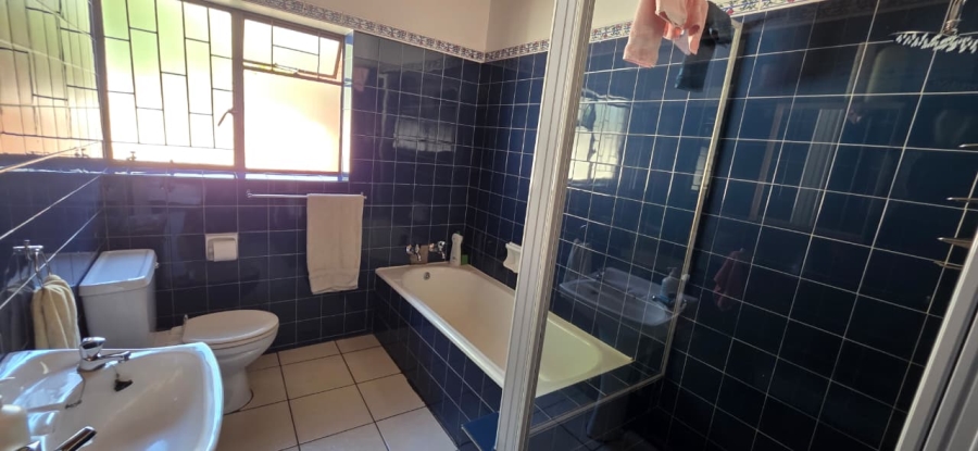 4 Bedroom Property for Sale in Vanderbijlpark SW 5 Gauteng