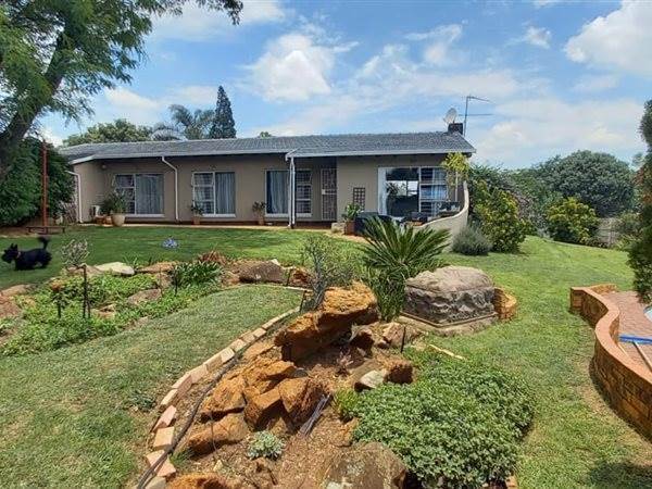 To Let 3 Bedroom Property for Rent in Croydon Gauteng