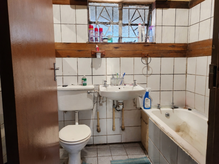 2 Bedroom Property for Sale in Leeuhof Gauteng