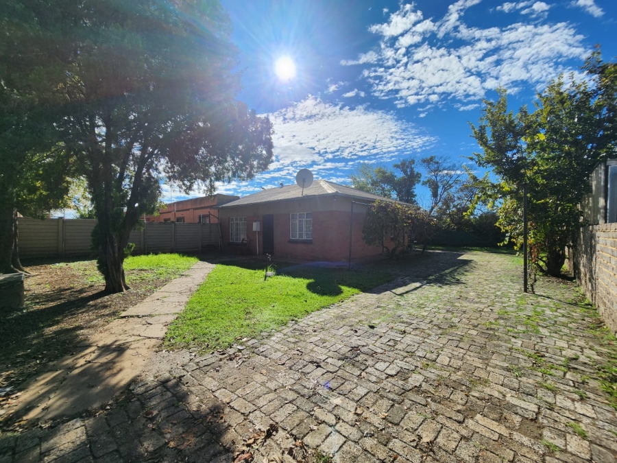 2 Bedroom Property for Sale in Leeuhof Gauteng