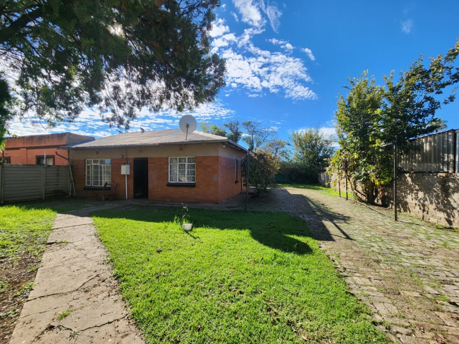 2 Bedroom Property for Sale in Leeuhof Gauteng