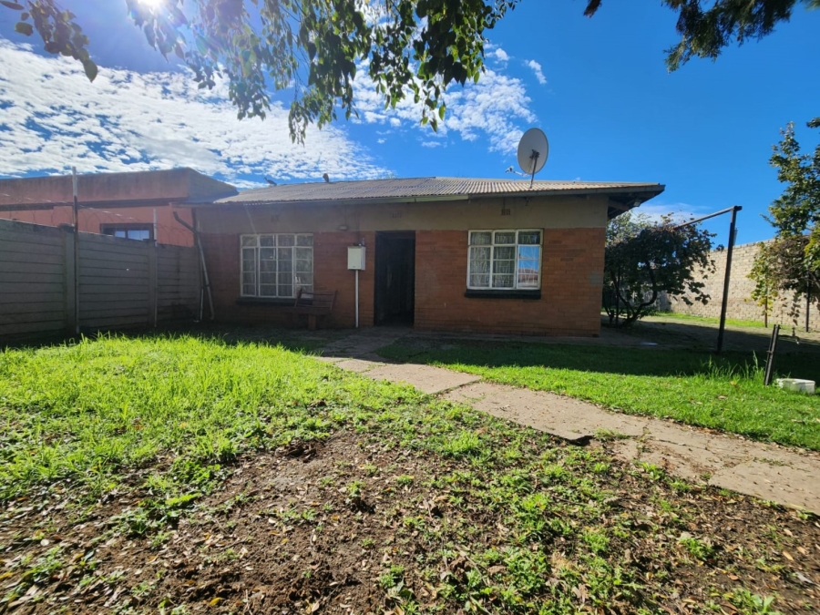 2 Bedroom Property for Sale in Leeuhof Gauteng