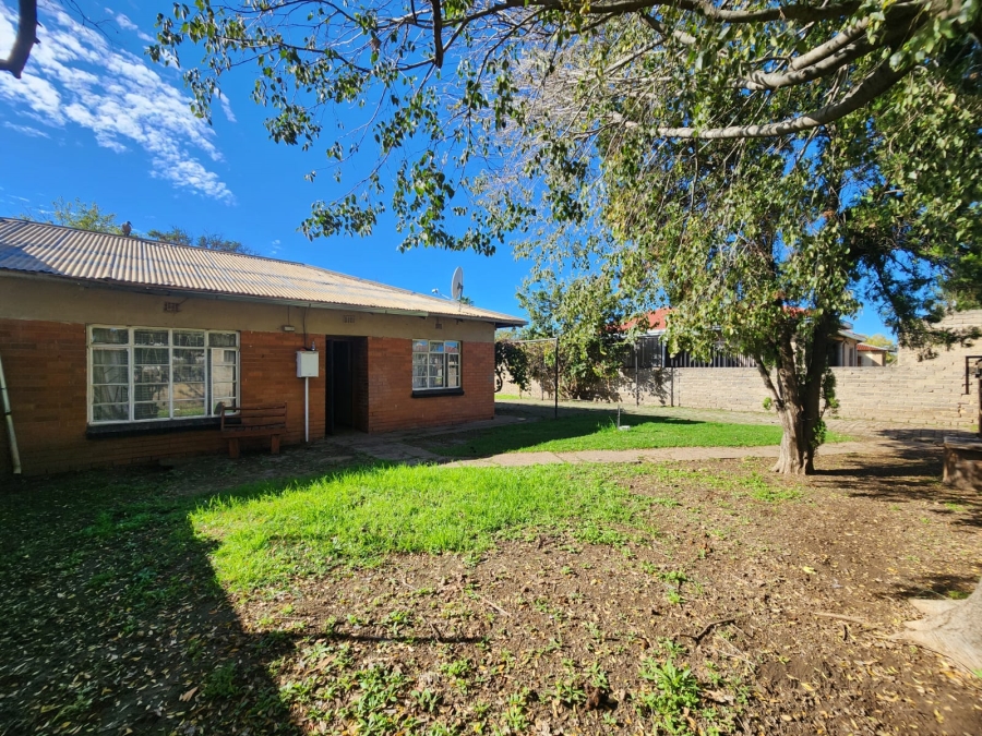 2 Bedroom Property for Sale in Leeuhof Gauteng