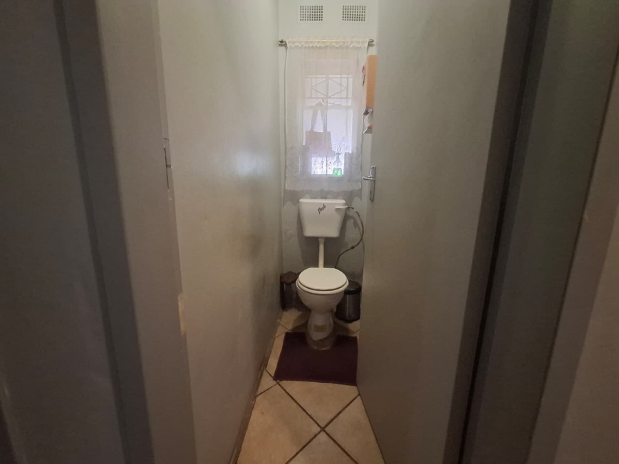 4 Bedroom Property for Sale in Vanderbijlpark CW 5 Gauteng