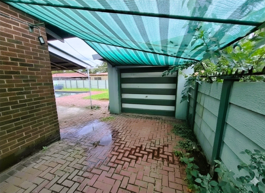 4 Bedroom Property for Sale in Vanderbijlpark CW 5 Gauteng