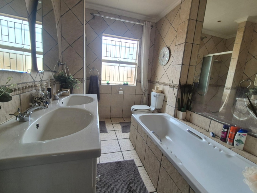 3 Bedroom Property for Sale in Arcon Park Gauteng