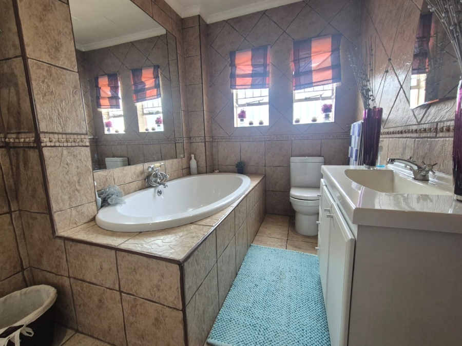 3 Bedroom Property for Sale in Arcon Park Gauteng