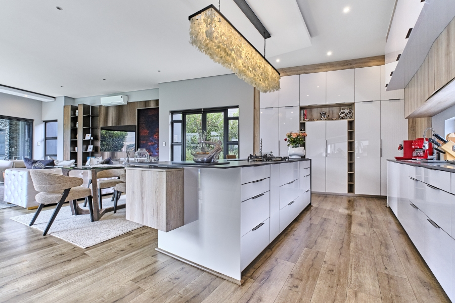 To Let 4 Bedroom Property for Rent in Waterfall Country Estate Gauteng