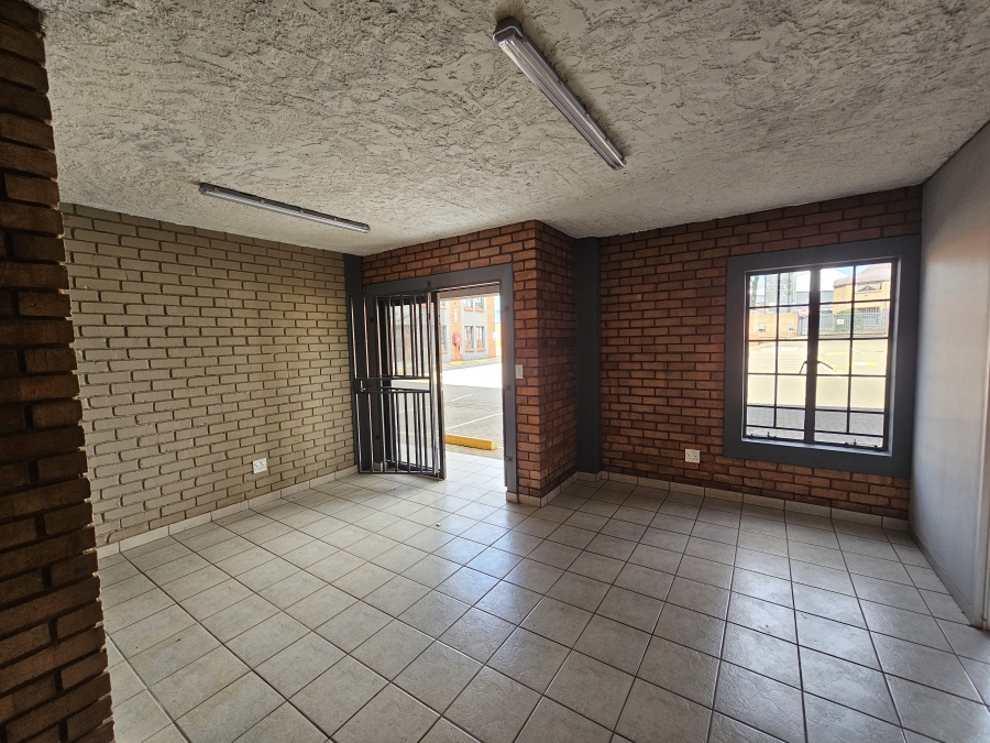 To Let Commercial Property for Rent in Hennops Park Industrial Gauteng