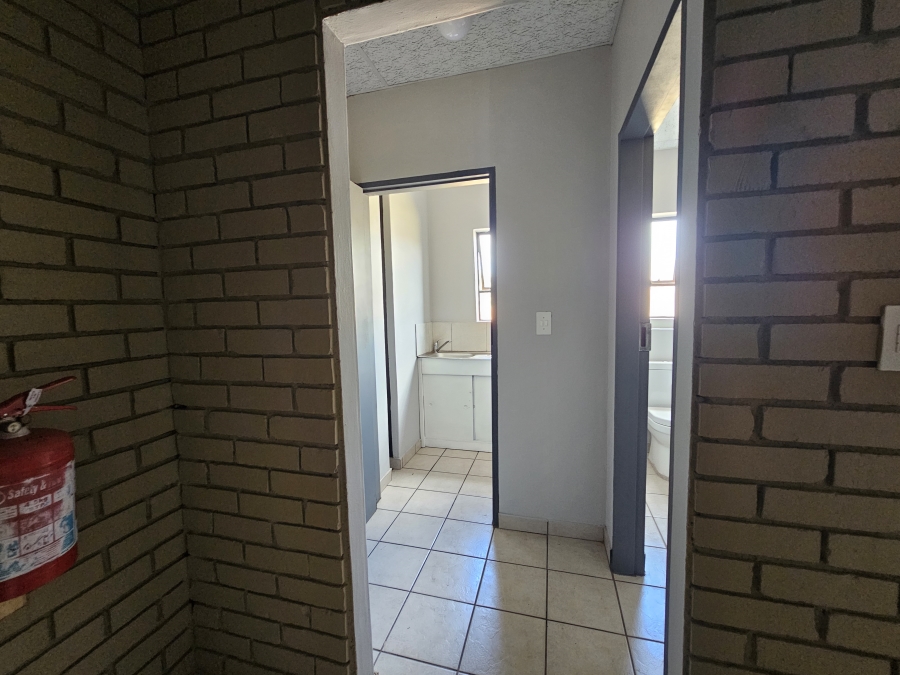 To Let Commercial Property for Rent in Hennops Park Industrial Gauteng