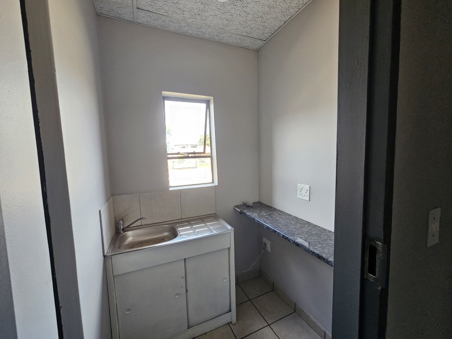 To Let Commercial Property for Rent in Hennops Park Industrial Gauteng