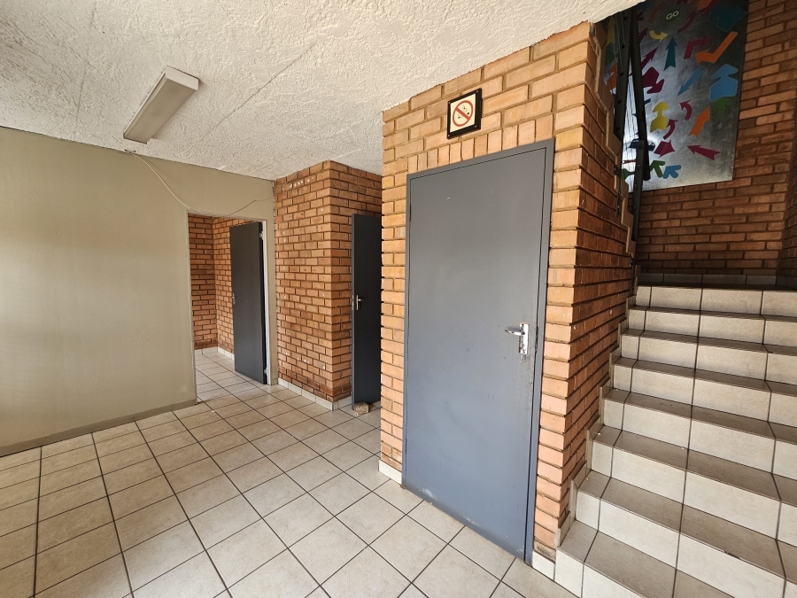 To Let Commercial Property for Rent in Hennops Park Industrial Gauteng