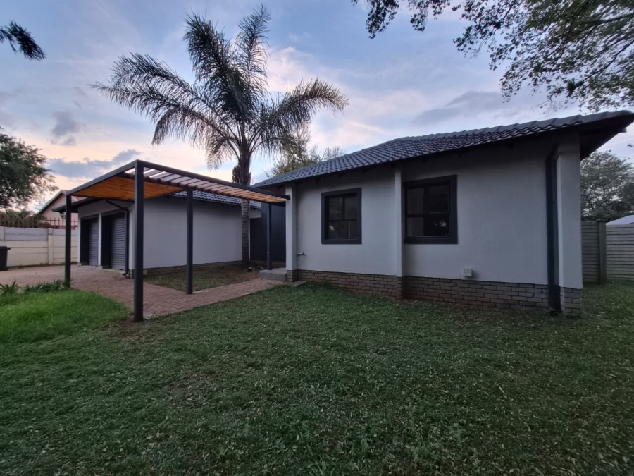 4 Bedroom Property for Sale in Rooihuiskraal North Gauteng