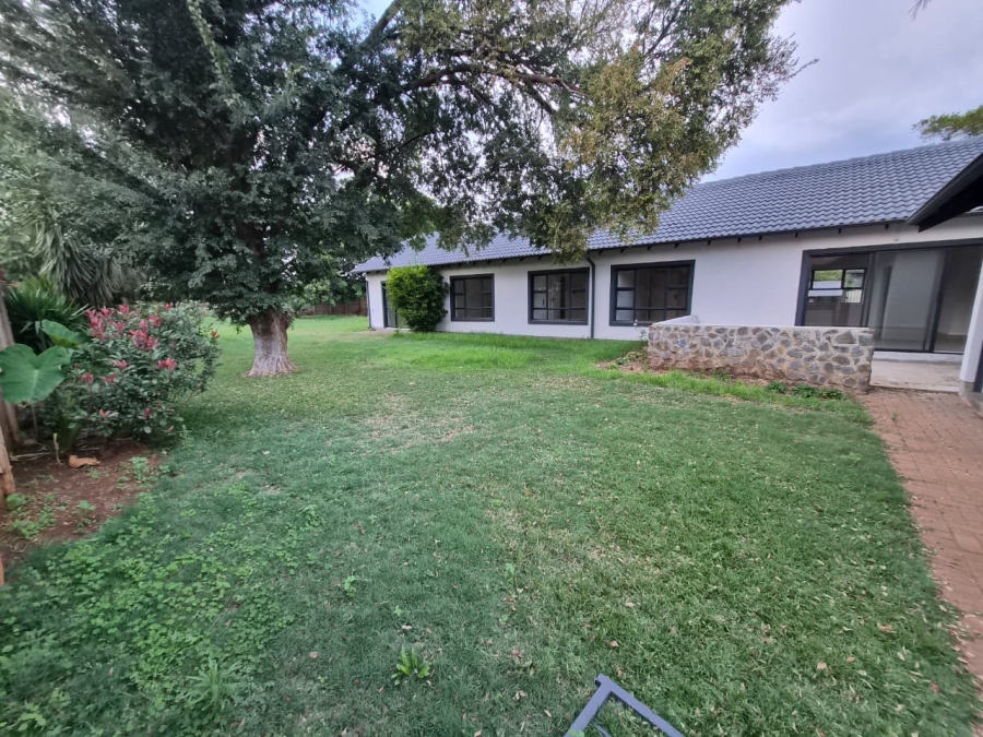 4 Bedroom Property for Sale in Rooihuiskraal North Gauteng