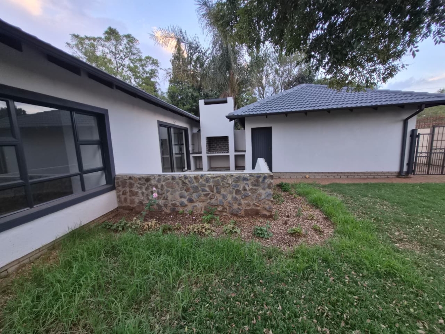 4 Bedroom Property for Sale in Rooihuiskraal North Gauteng