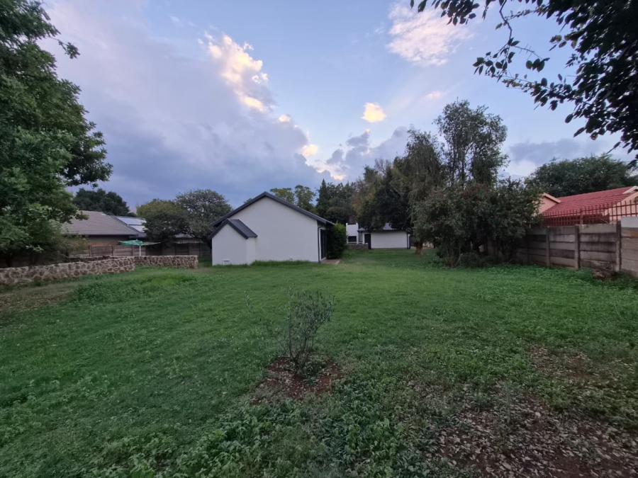 4 Bedroom Property for Sale in Rooihuiskraal North Gauteng