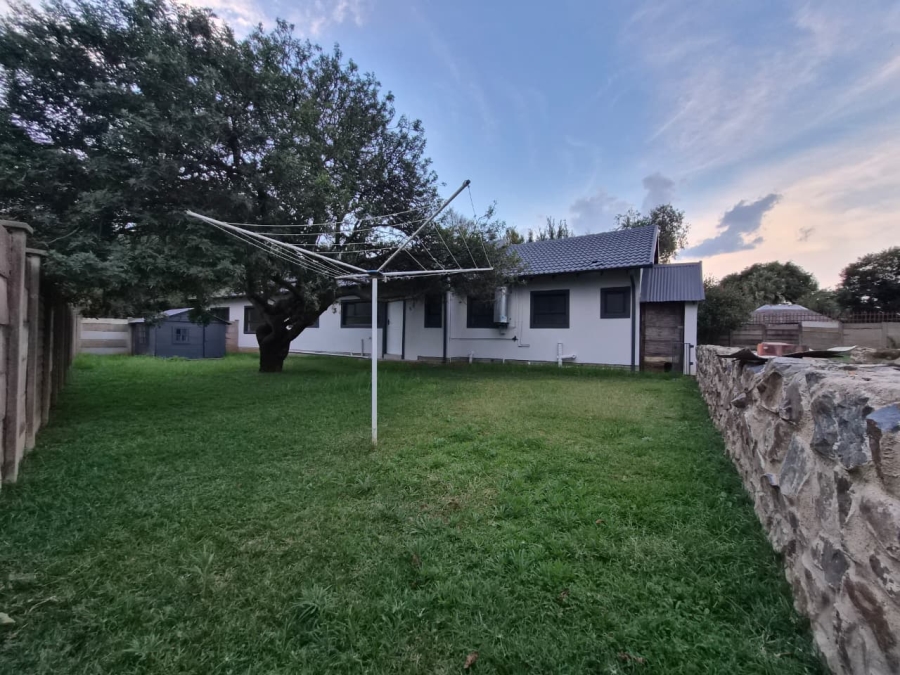 4 Bedroom Property for Sale in Rooihuiskraal North Gauteng