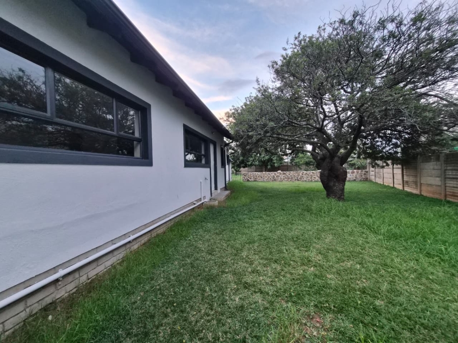 4 Bedroom Property for Sale in Rooihuiskraal North Gauteng