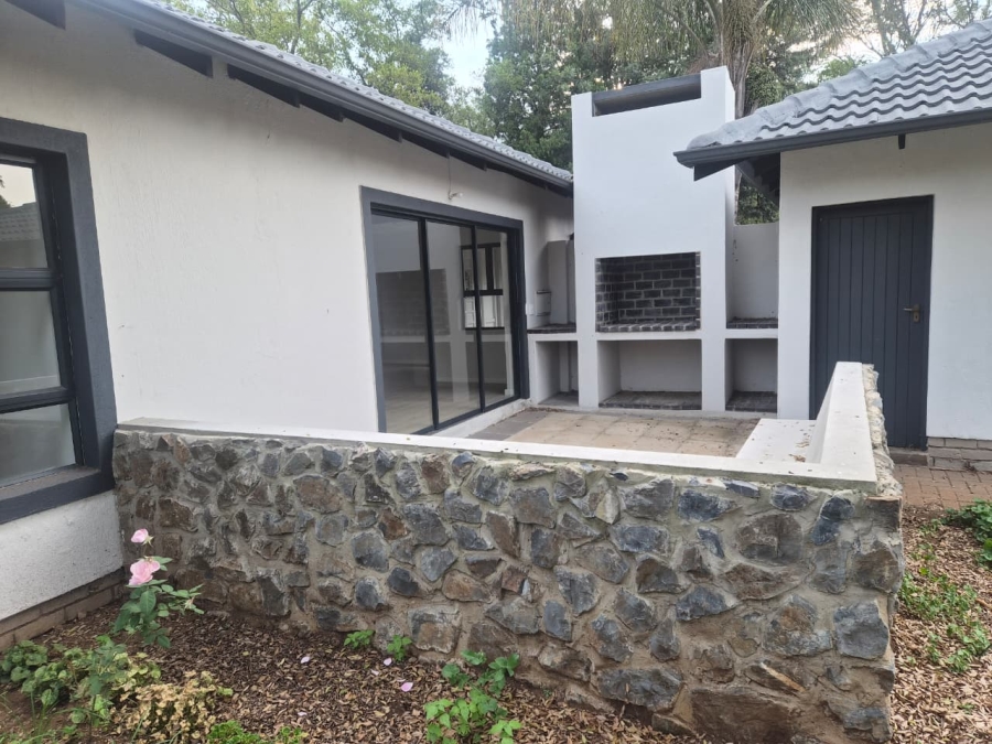 4 Bedroom Property for Sale in Rooihuiskraal North Gauteng