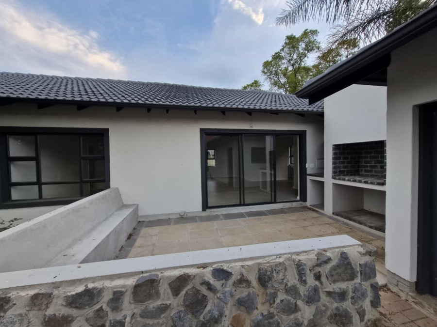 4 Bedroom Property for Sale in Rooihuiskraal North Gauteng
