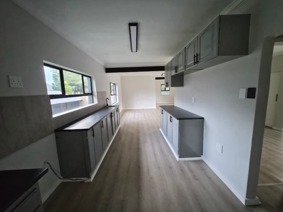 4 Bedroom Property for Sale in Rooihuiskraal North Gauteng