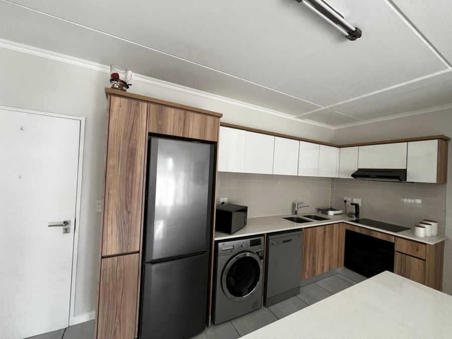 To Let 2 Bedroom Property for Rent in Crowthorne AH Gauteng