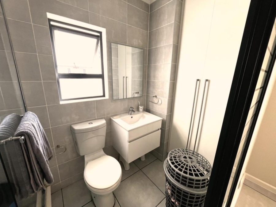 To Let 2 Bedroom Property for Rent in Crowthorne AH Gauteng