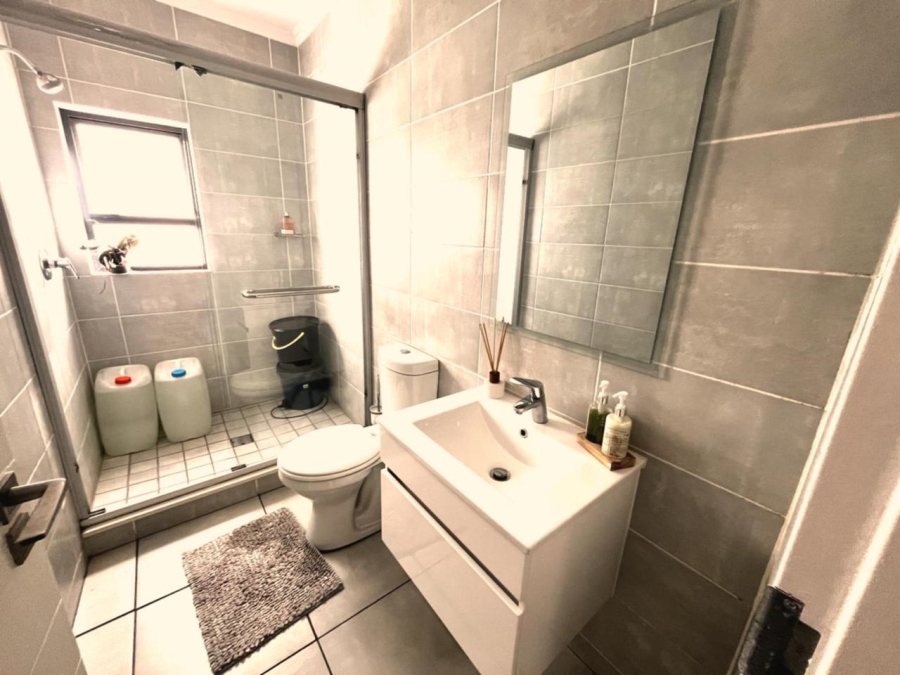 To Let 2 Bedroom Property for Rent in Crowthorne AH Gauteng