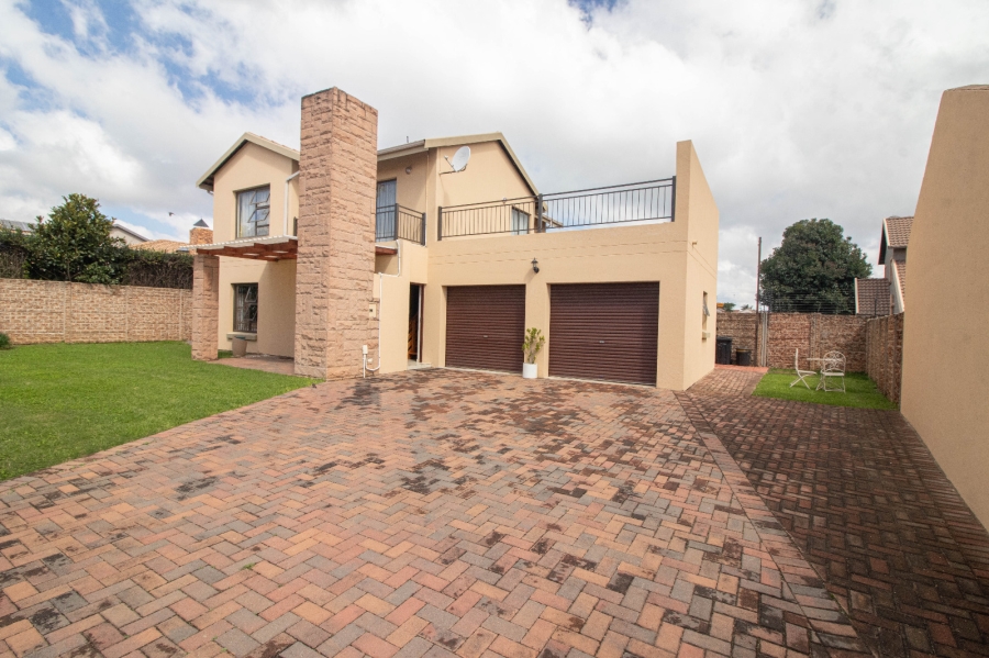 4 Bedroom Property for Sale in Pomona Gauteng