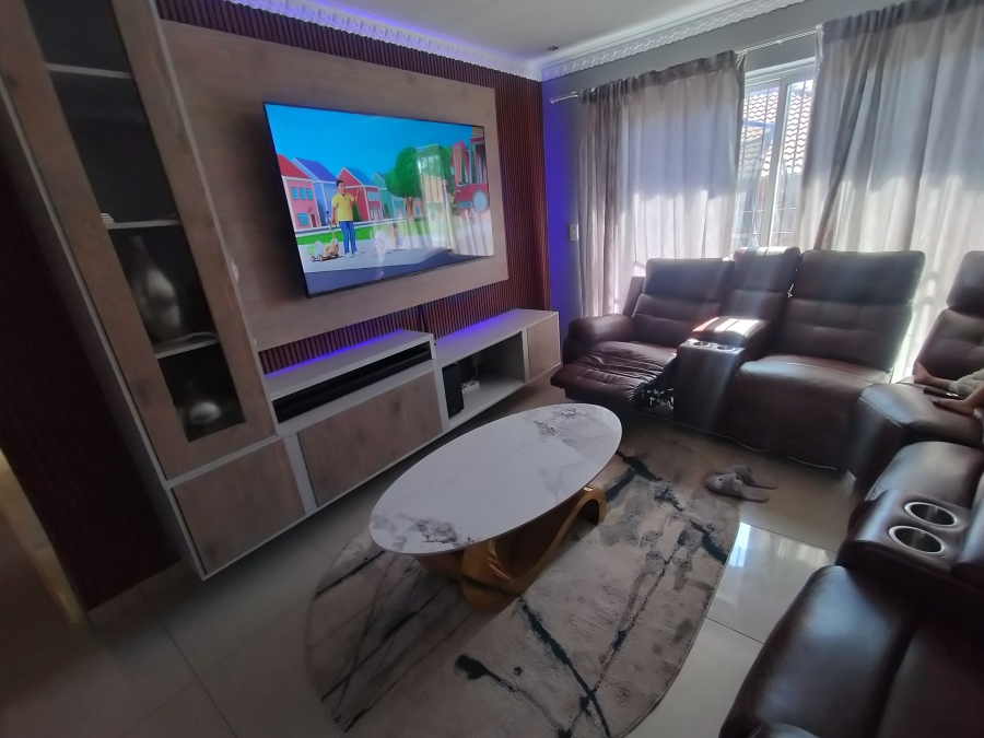 3 Bedroom Property for Sale in Amandasig Gauteng