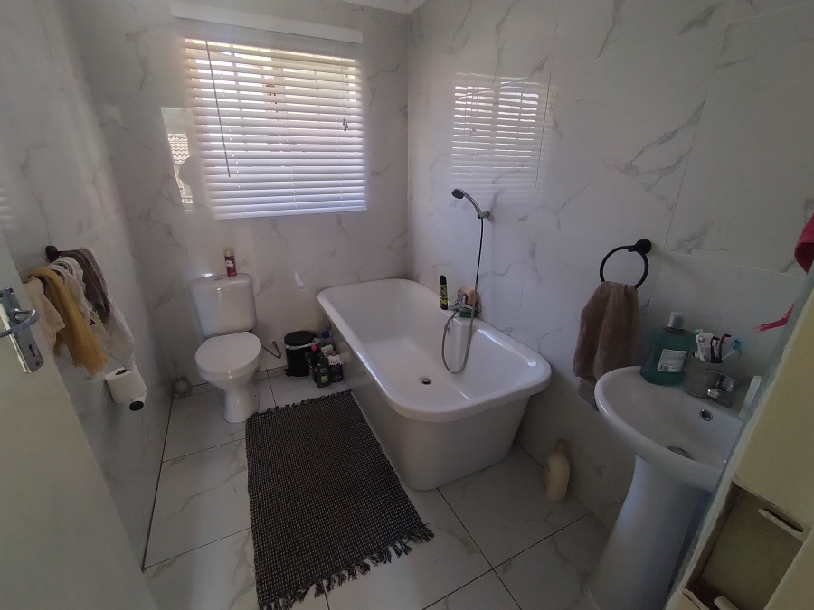 3 Bedroom Property for Sale in Amandasig Gauteng
