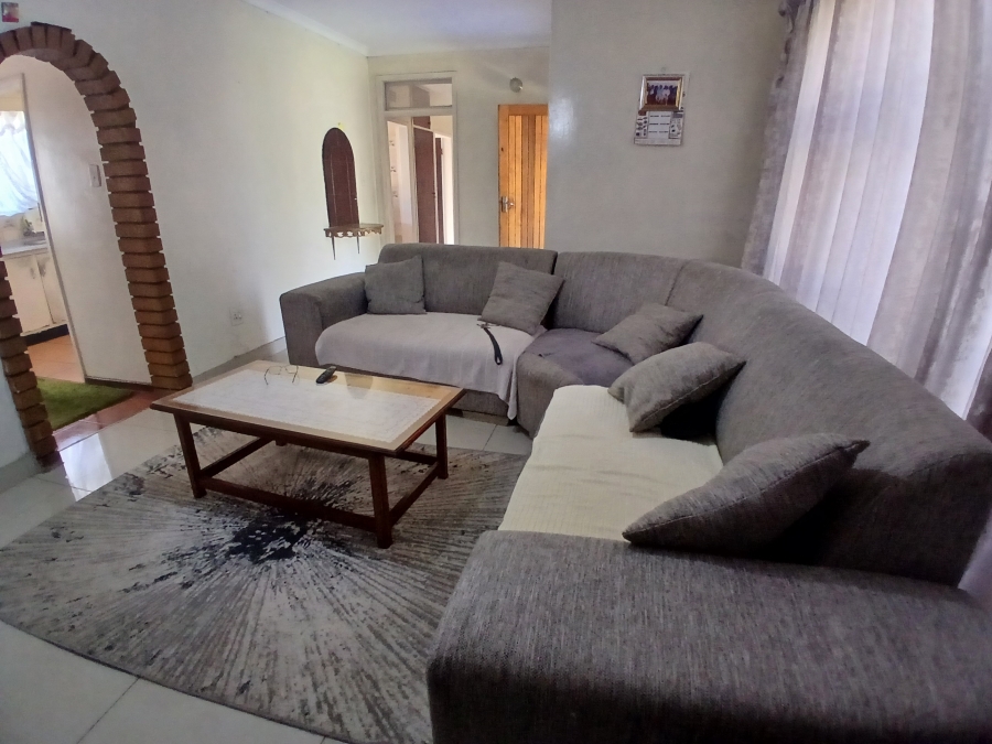 3 Bedroom Property for Sale in Dunnottar Gauteng