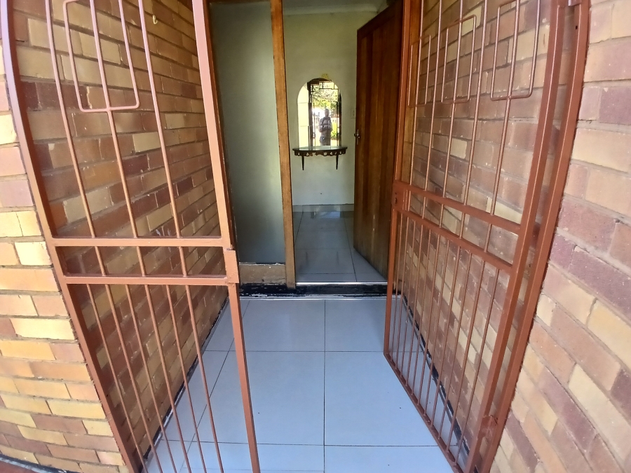 3 Bedroom Property for Sale in Dunnottar Gauteng