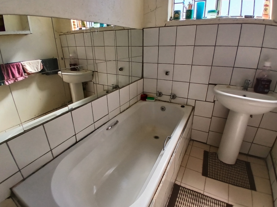 3 Bedroom Property for Sale in Dunnottar Gauteng