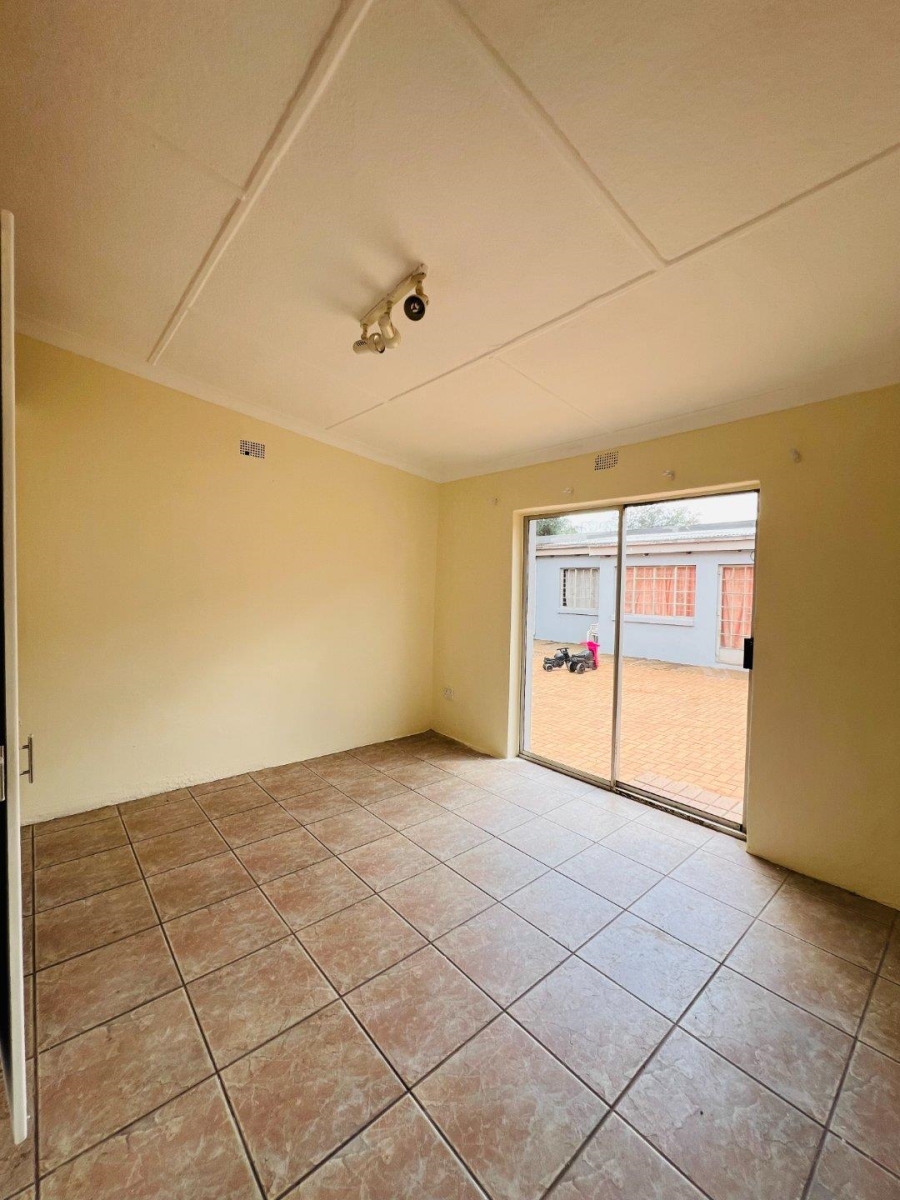 To Let 3 Bedroom Property for Rent in Westdene Gauteng