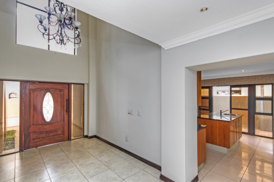 5 Bedroom Property for Sale in Valley View Estate Gauteng