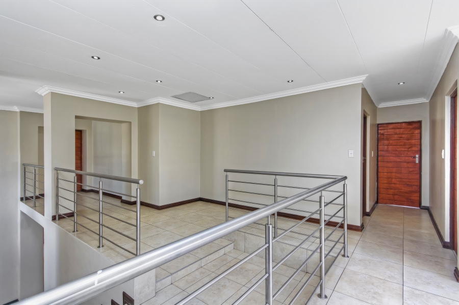 5 Bedroom Property for Sale in Valley View Estate Gauteng