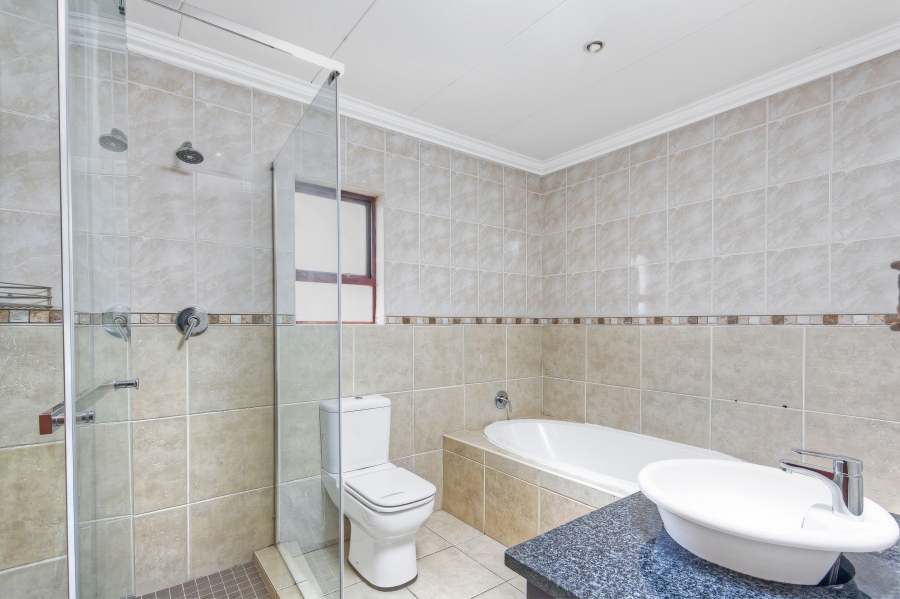 5 Bedroom Property for Sale in Valley View Estate Gauteng