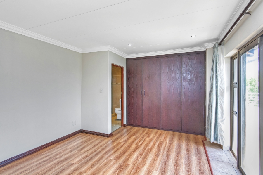 5 Bedroom Property for Sale in Valley View Estate Gauteng